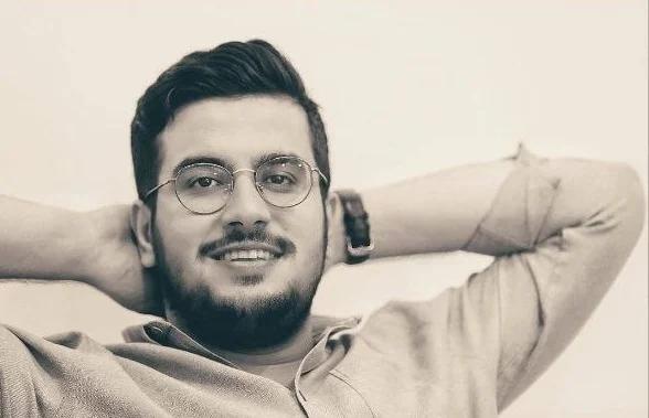 بیوگرافی امیرحسین قیاسی محبوب‌ترین استندآپ کمدین نسل جدید ایران