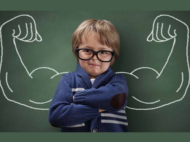 چگونه اعتمادبهنفس کودک را تقویت کنیم؟ راهنمای کامل والدین