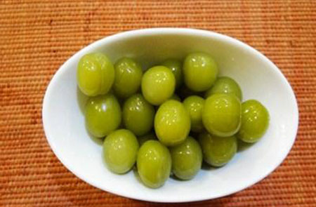طرز تهیه ترشی گوجه سبز خانگی؛ چاشنی خوش‌طعم بهاری